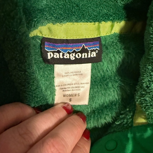 Patagonia Women's Green Fleece Jacket - Picture 3 of 6